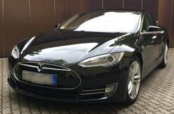 tesla-limousine-250